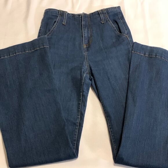 Black Label size 3/waist 27 high waist bellbottom jeans.  Faux back pockets - Picture 1 of 8